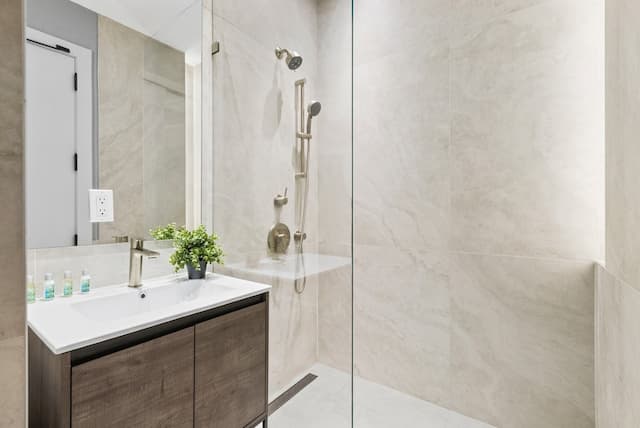 Global Luxury Suites at The Arches-Luxury Studio Suite, 1 Queen Bed-9