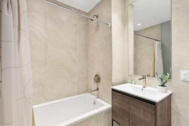 Global Luxury Suites at The Arches-Luxury Studio Suite, 1 King Bed-8