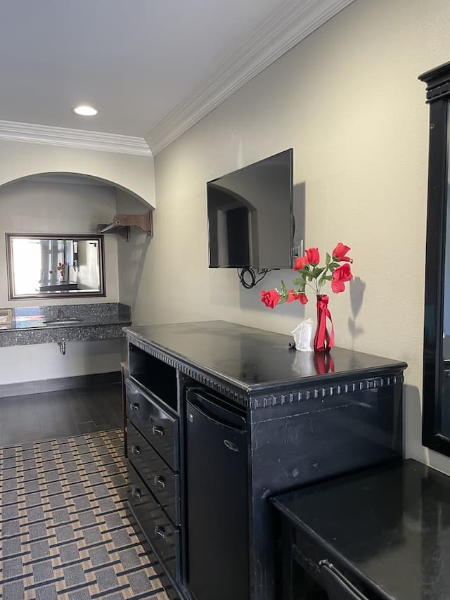 Villa Inn & Suites-Standard Room, Non Smoking-2