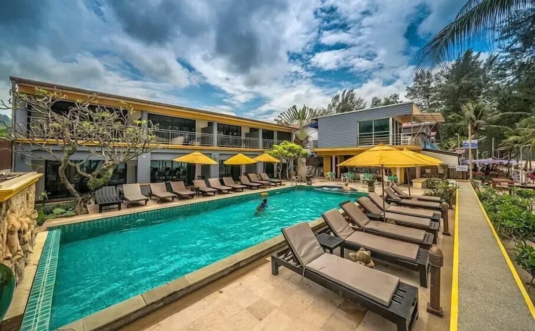 푸켓-카말라에 위치한 해변가 아파트