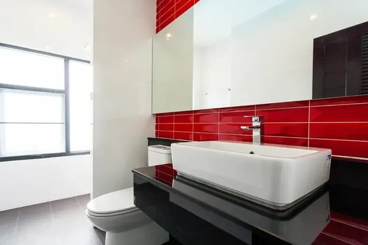 Bathroom sink
