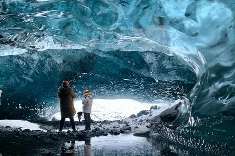 冰島幸福極光~溫泉冰河湖、藍冰洞極光船、金環風景線、香榭巴黎住三晚11日-10