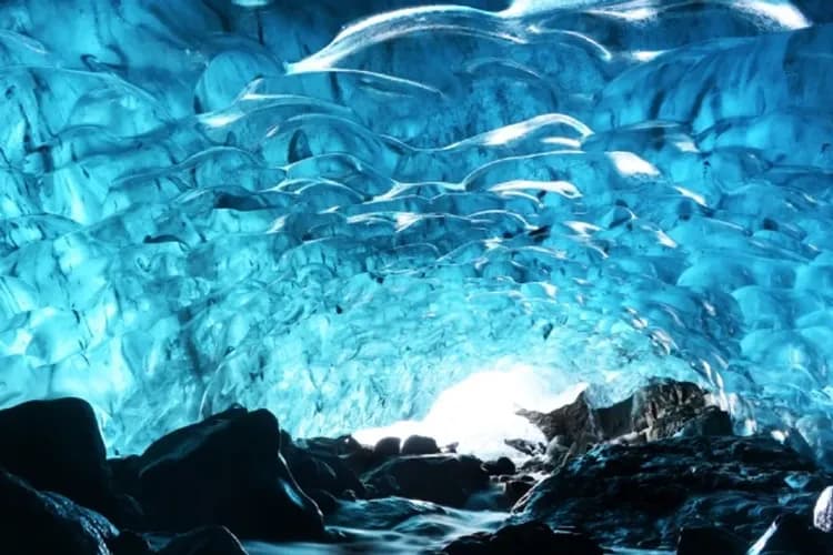 藍冰洞健行-冰原初體驗