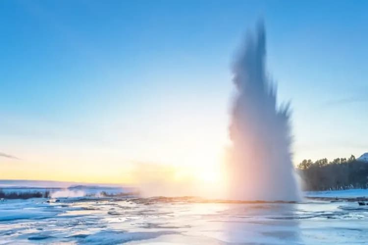 蓋錫爾間歇噴泉-冰島金環之旅