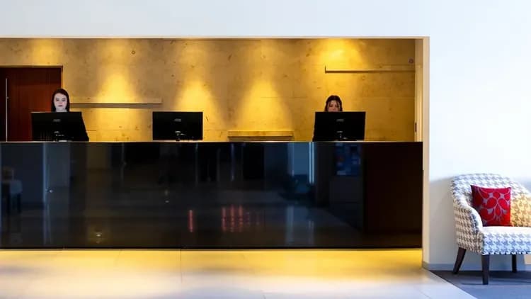 Check-in/check-out kiosk