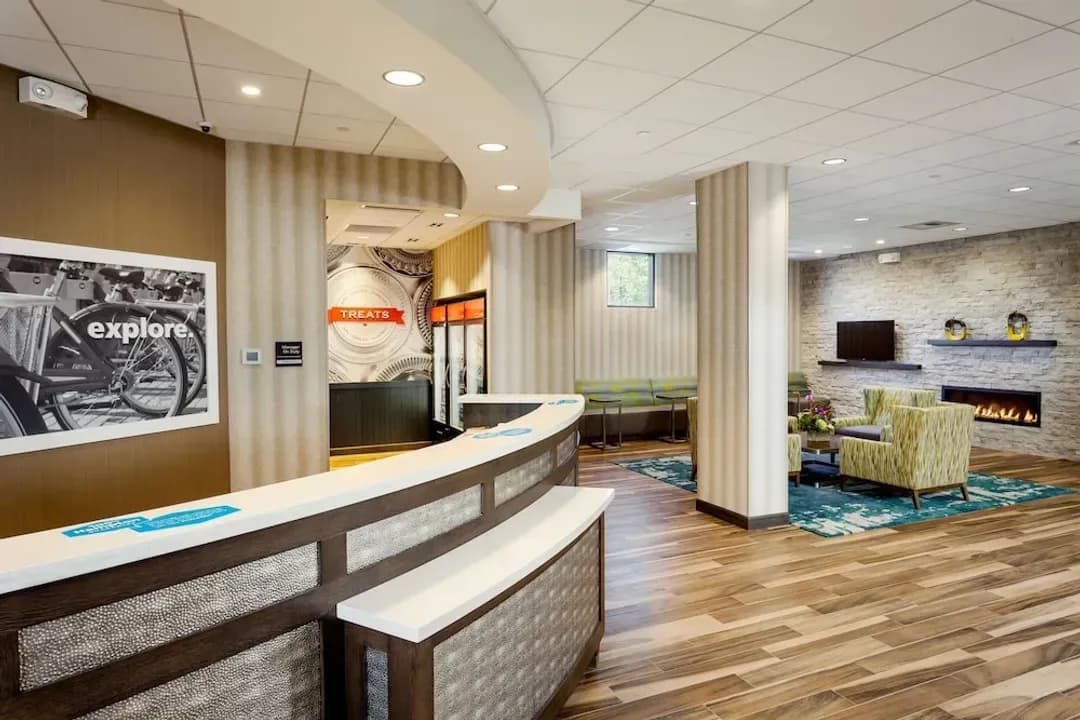 킹 카운티-햄프턴 인 & 스위츠 바이 힐튼 시애틀/노스게이트