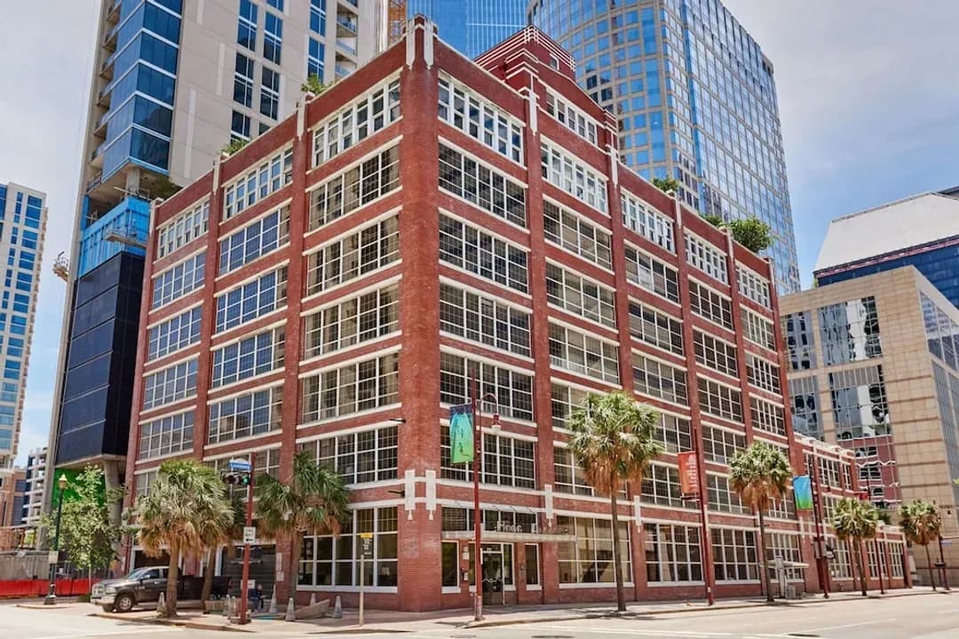 해리스 카운티-레지드 휴스턴 다운타운, 윈덤