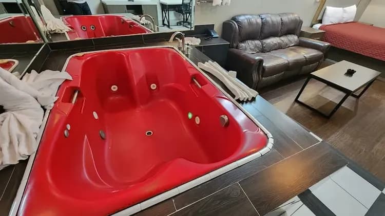 Private spa tub