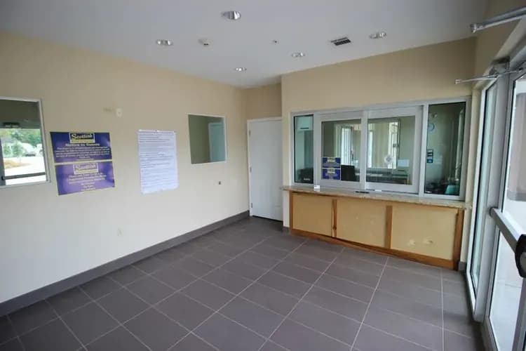 Check-in/check-out kiosk