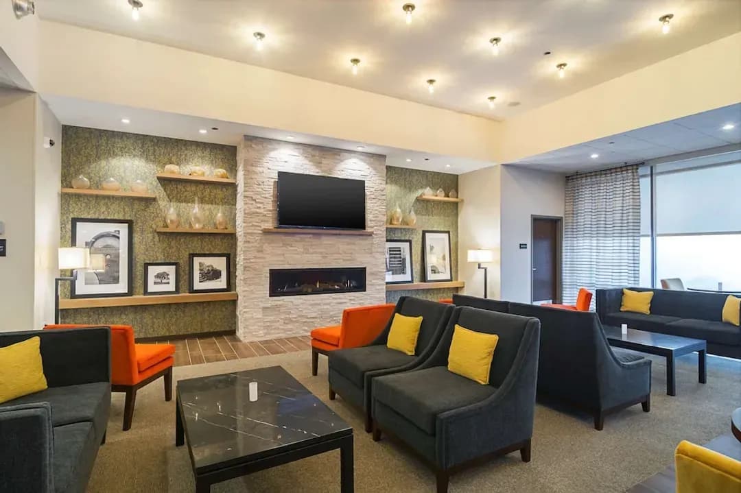 Cook County-Hampton Inn Chicago North-Loyola Station