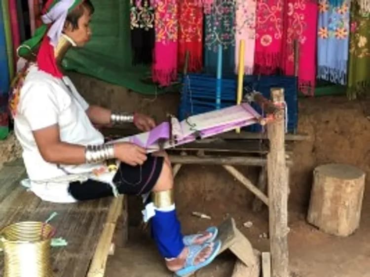 泰愛清邁~大象咖啡廳、最潮真心市集、南奔復古火車、清邁渡假村、茵他農國家公園六日-11