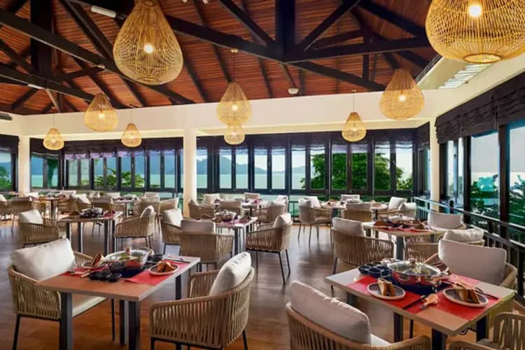 龍目:逸林希爾頓渡假村(兩晚)