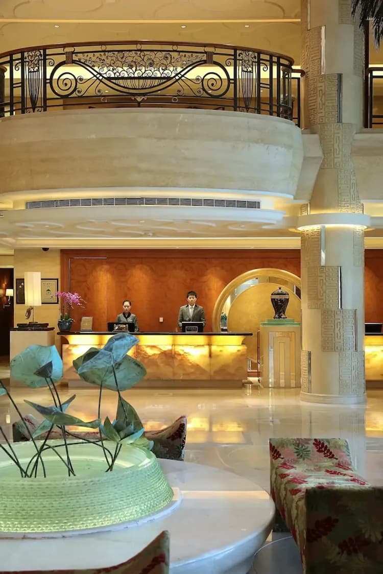 Check-in/check-out kiosk