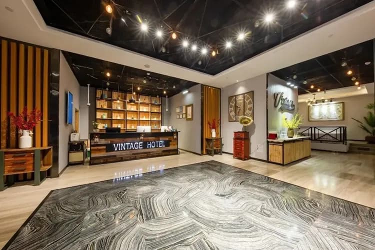 Check-in/check-out kiosk