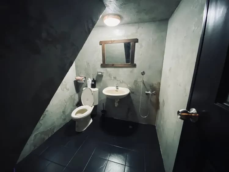 l墾丁包棟民宿lantique恆春古城工業風四臥室10人包棟IG I電動麻將l k歌l烤肉l德州撲克桌遊I步行車站三分鐘2025新開幕lline Id Kenting-timehouse-4