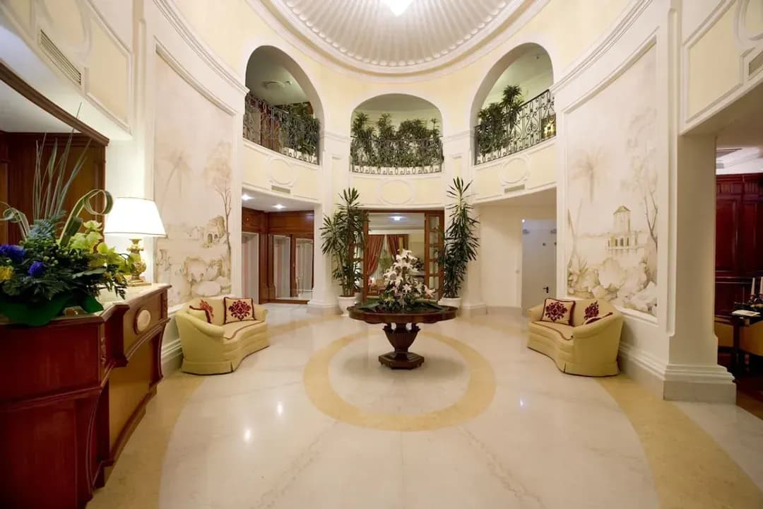 Campania-Palazzo Alabardieri