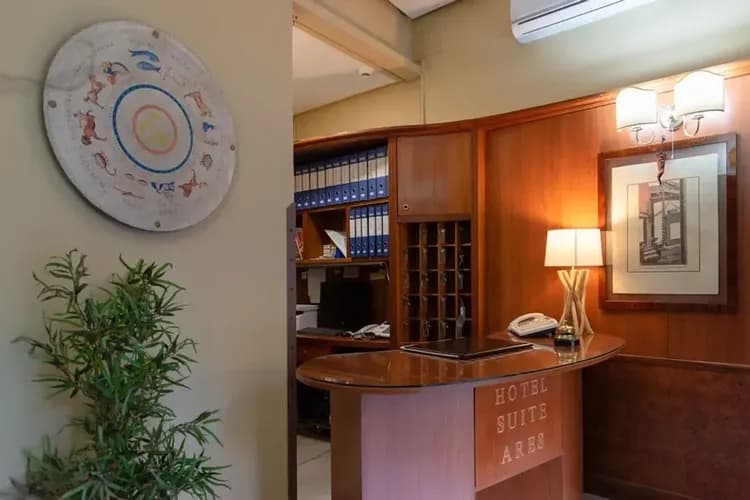 Check-in/check-out kiosk