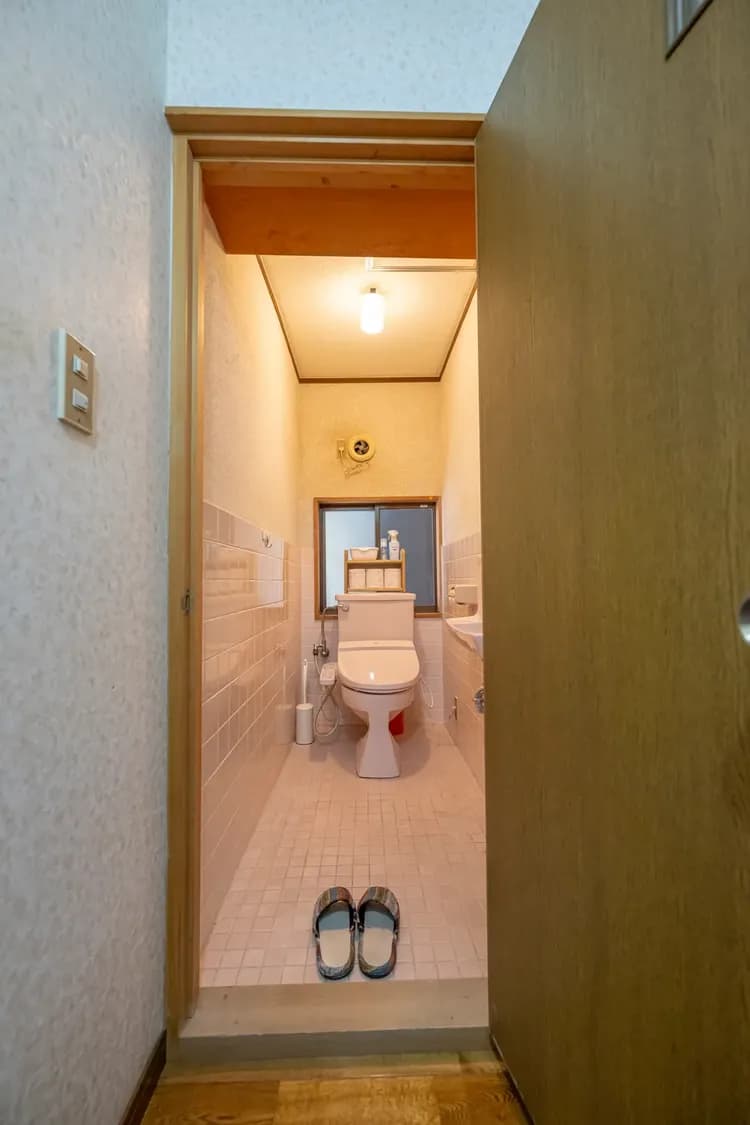 洗浄機能付きトイレ