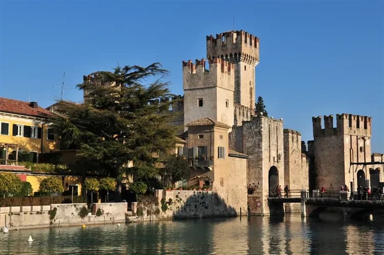 特選義大利│羅馬漫想時光,潮流米蘭,加達湖遊船,威尼斯連泊,多洛米蒂小鎮,百花之城翡冷翠,五大名城巡禮,高速火車10日-12