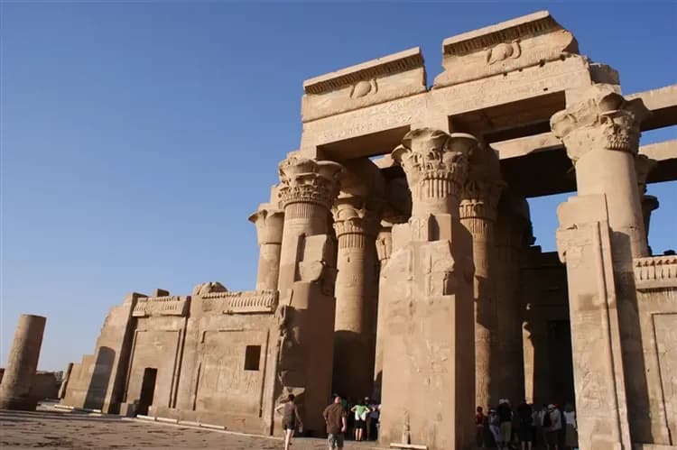 玩樂369經典埃及旅遊│神秘金字塔‧大埃及博物館‧阿布辛貝神殿‧尼羅河遊輪‧紅海之旅10日(一段飛機)-11