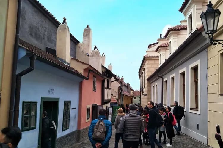 【阿聯假期】超值小東歐12天EK~三遊船、哈斯達特、國王湖、普魯洪尼斯公園、庫倫洛夫、皮爾森、購物村、米推餐-9