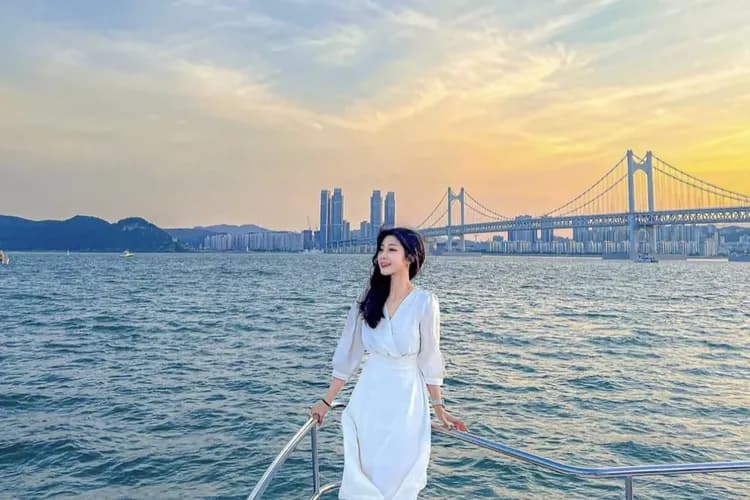 【釜山出發】Yacht Holic 釜山藍海遊艇巡航|海上煙火秀、贈飲料點心 ★獨家7折起★-7