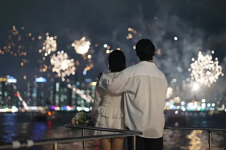 【釜山出發】Yacht Holic 釜山藍海遊艇巡航|海上煙火秀、贈飲料點心 ★獨家7折起★-8