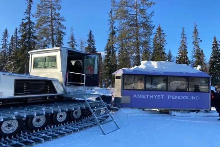 冰雪酒店、紫晶礦山車