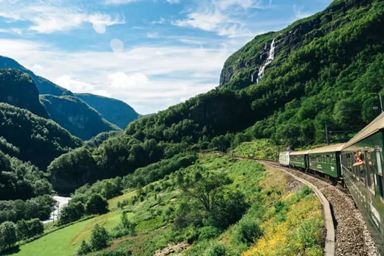 北歐五國超值選~挪威雙峽灣、縮影高山火車、冰島金環旅行、峽灣精選飯店14日-10