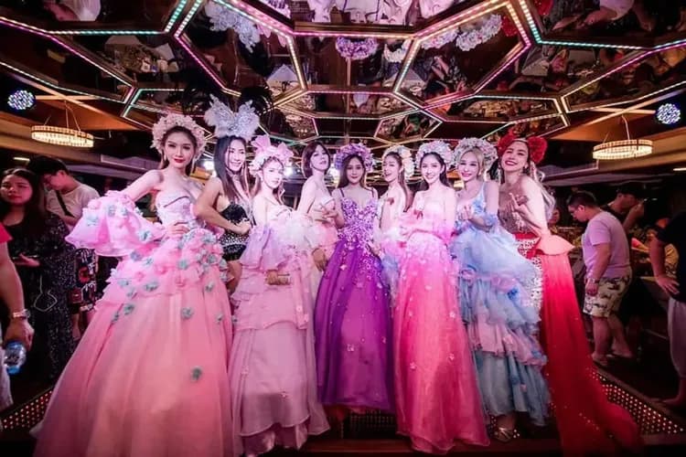 ALL STAR全明星夜遊輪(海鮮自助餐+人妖公主表演+啤酒飲料暢飲)