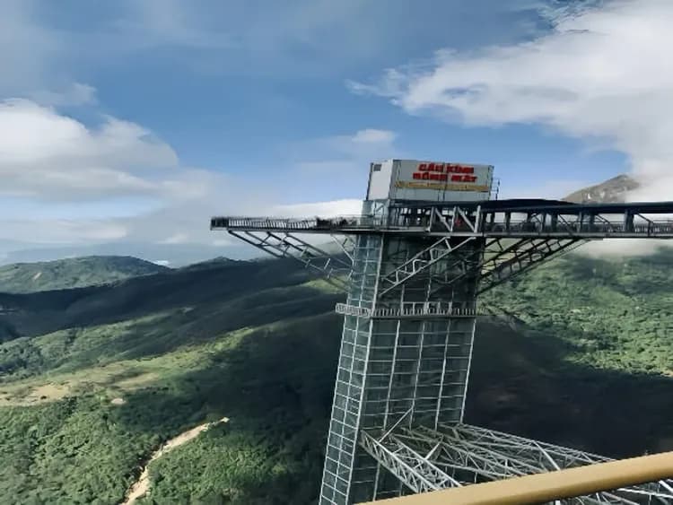 龍雲玻璃天空步道-龍雲玻璃天空步道