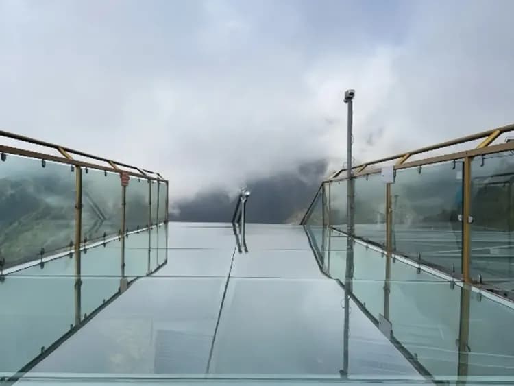 龍雲玻璃天空步道-龍雲玻璃天空步道