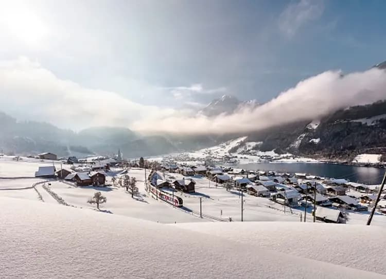 Luzern–Interlaken Express-快線景觀列車(茵特拉根++盧森;約2小時)