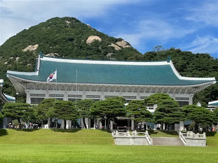 首爾旅遊|四晚市區飯店.景福宮韓服體驗.祕訪青瓦臺.人工浮島夜景.明洞好好逛.韓食好好味(一站購物彩妝)五日|高雄-8