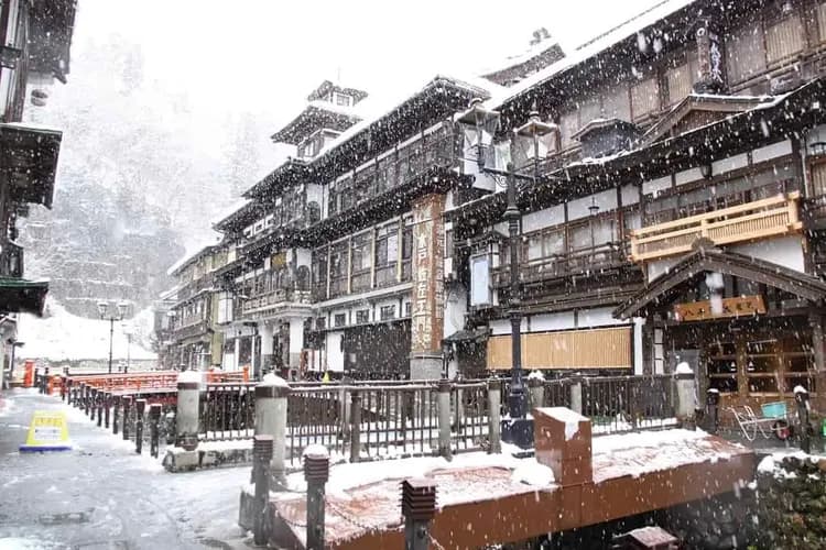 銀山溫泉(山形觀光局提供)-銀山溫泉老街(神隱少女溫泉鄉)