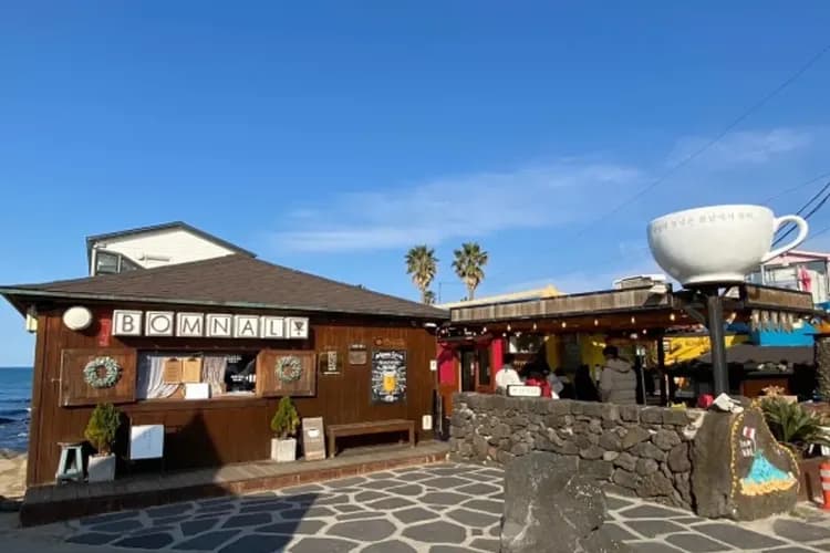 濟州涯月海邊人氣咖啡店-春日咖啡館BOMNAL-春日咖啡館(贈每人飲品乙杯)