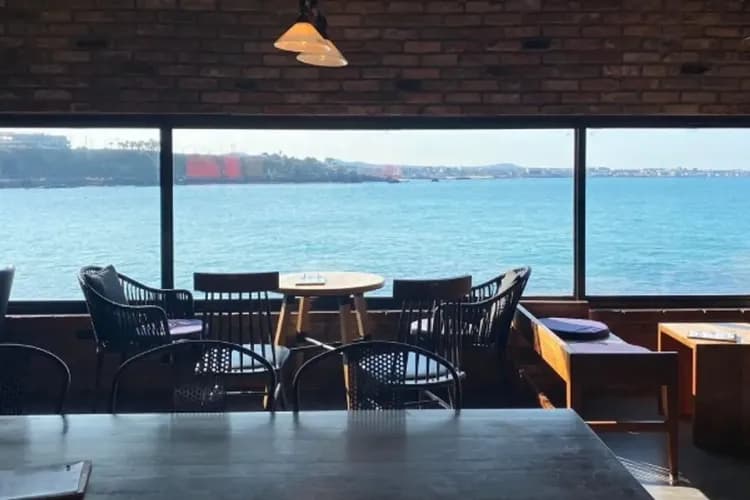 濟州涯月海邊人氣咖啡店-春日咖啡館BOMNAL-春日咖啡館(贈每人飲品乙杯)