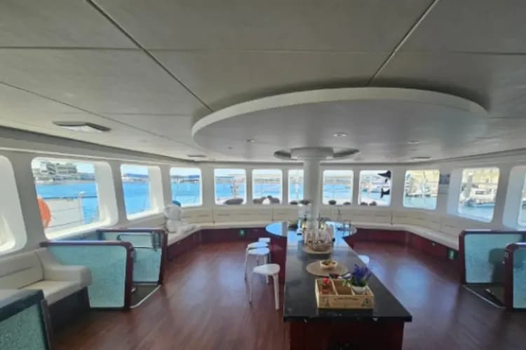 彩虹帆船遊艇體驗(海女表演秀+品嘗現撈海味)-彩虹遊艇體驗之旅(海女表演秀+品嘗現撈海味)