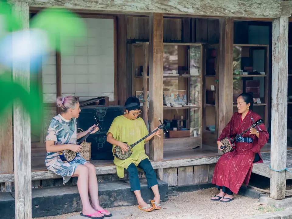 【石垣島半日遊】徒步三線琴文化體驗之旅|在地導遊帶路探索歷史 (含午餐/點心)