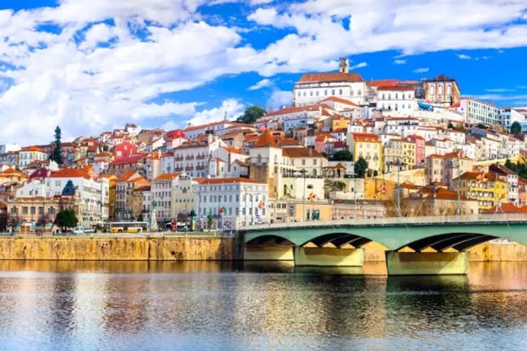 限GO西葡風情~杜羅河遊船、高第建築巡禮、聖家堂奎爾公園、世界文化遺產13日-16