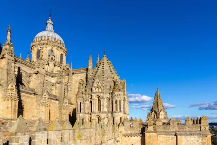 限GO西葡風情~杜羅河遊船、高第建築巡禮、聖家堂奎爾公園、世界文化遺產13日-17
