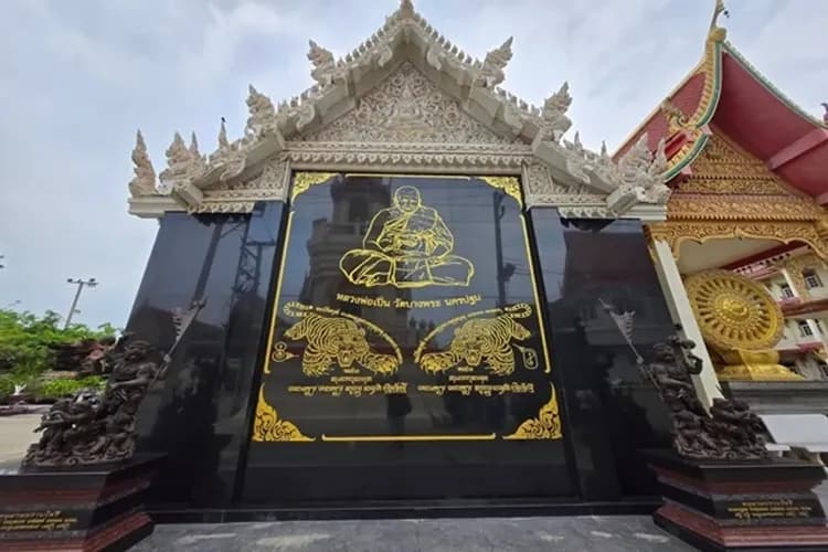 佛統:龍波本廟(咬錢虎廟)