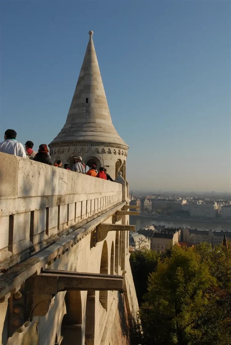 奧捷斯匈|國王湖遊船.四國首都.維也納.布拉格.布達佩斯.庫倫洛夫.哈修塔特湖區(餐全包)10日-7