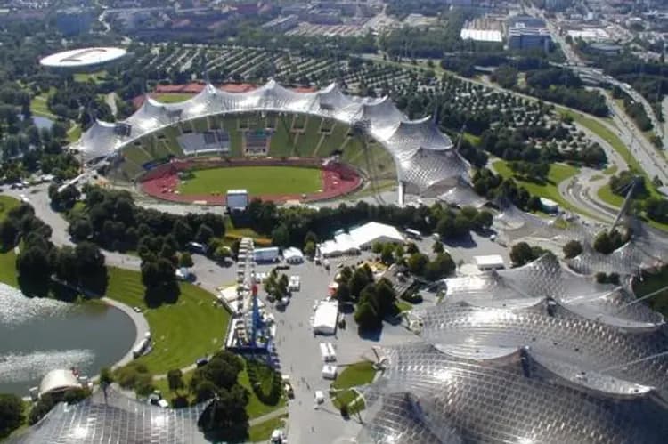 新春清艙德瑞~皮拉圖斯山頂飯店、德國童話城堡、阿爾卑斯小鎮、快線景觀列車10日-11