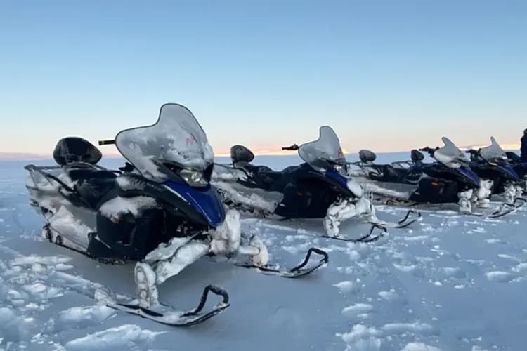 雪上摩托車體驗-冰島專屬體驗