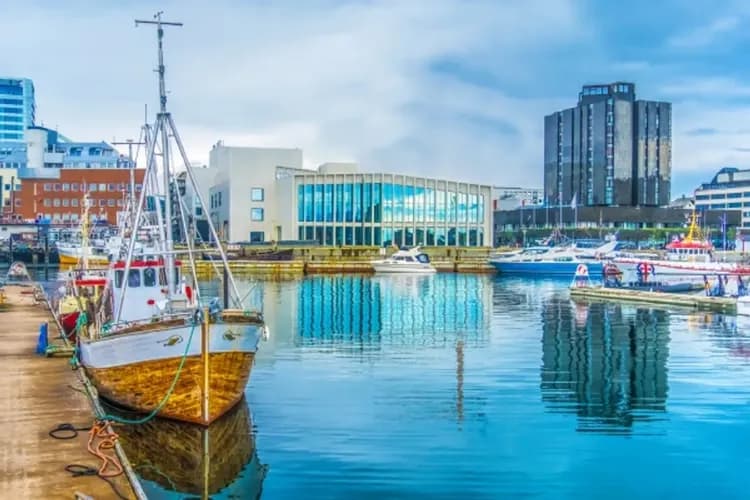 幸福北極圈~羅浮敦群島、動物園皮艇捕蟹、纜車傳統漁屋、漩渦海鷹狩獵之旅12日-9