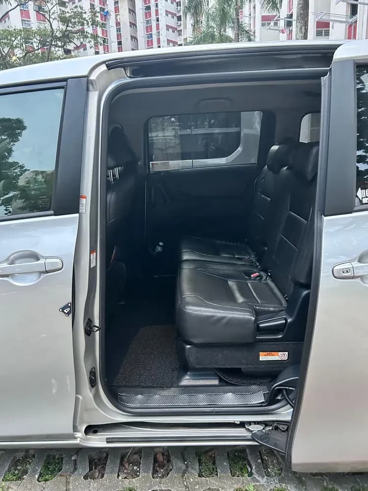 【新加坡接送機+4小時私人包車】樟宜機場(SIN)-新加坡飯店接送機專車 (Economy 6 MPV 1~4人)-6