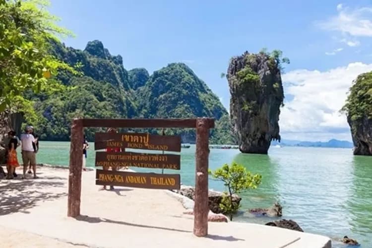 大船遊攀牙灣(割喉群島泛舟+007島)