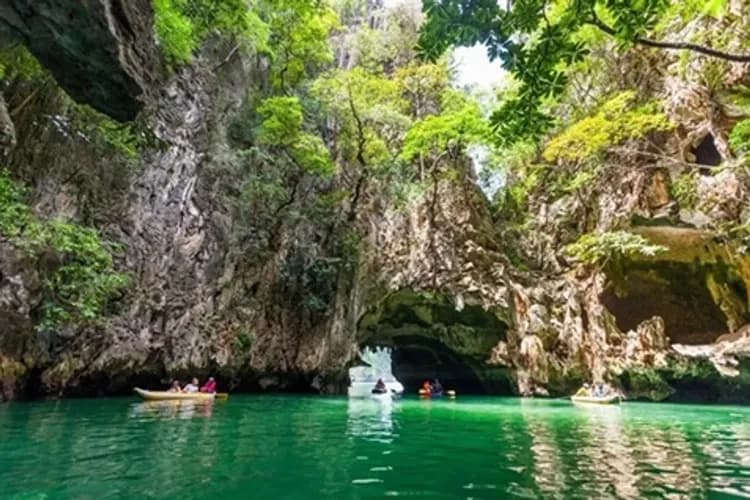 大船遊攀牙灣(割喉群島泛舟+007島)