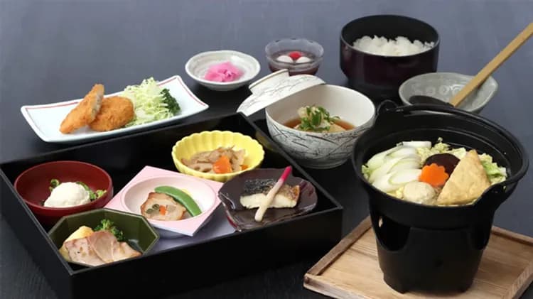 招財東京旅遊|東京迪士尼.奇幻動漫樂園.河口湖.白鳥號.淺草寺.上野阿美橫丁購物溫泉五日-14